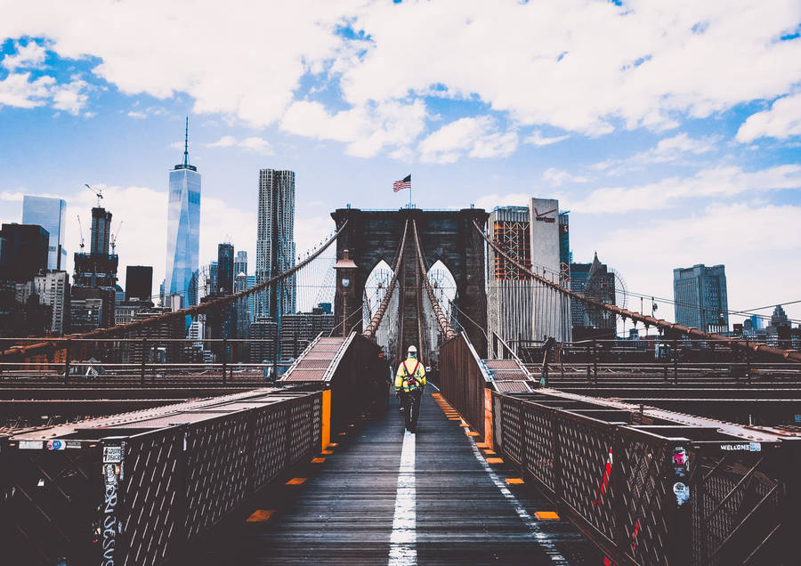 New York Hd Walking On Brooklyn Bridge Wallpaper