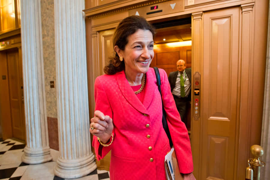 Olympia Snowe In Pink Dress Wallpaper