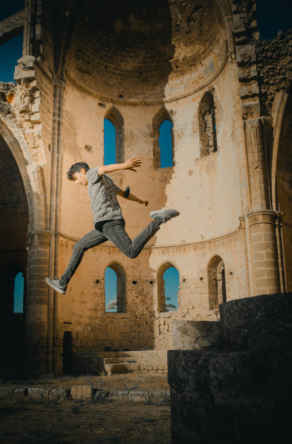 Parkour On Concrete Roman Building Wallpaper
