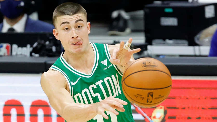 Payton Pritchard Passing Ball Wallpaper