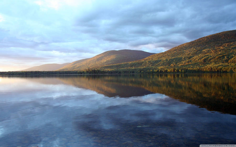 Peaceful Hills And Complex River Wallpaper
