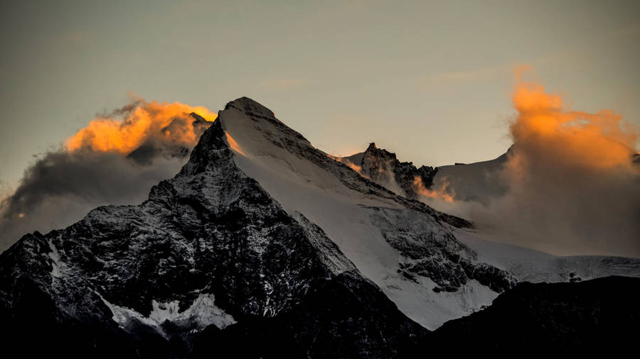 Perfect Triangle Mountain Macos Wallpaper