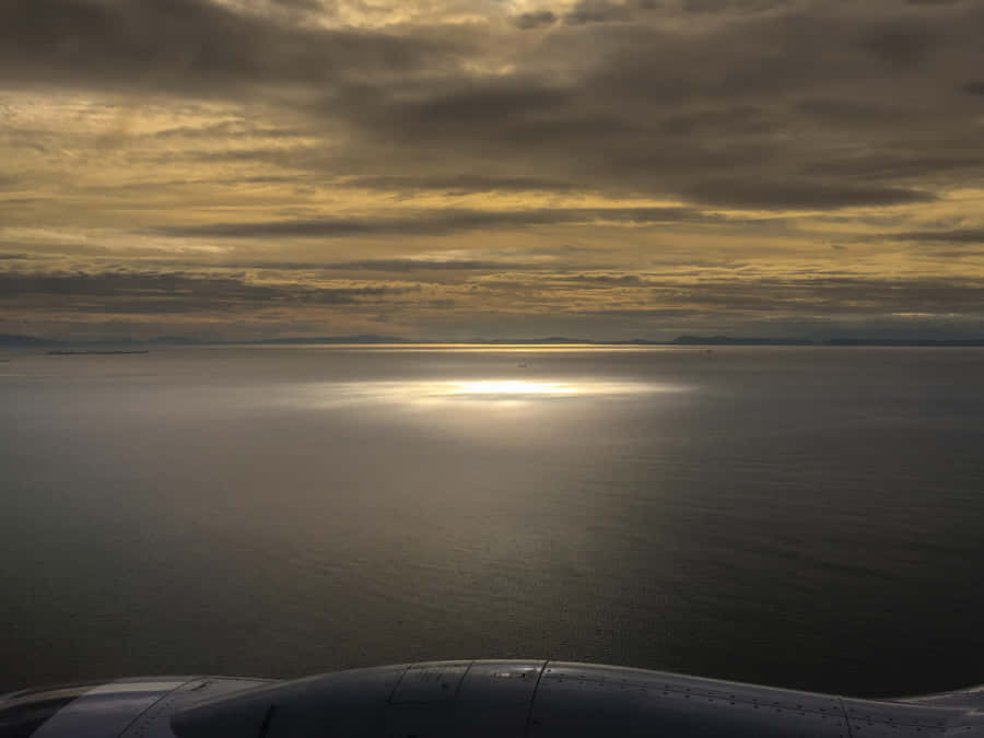 Phenomenal Ocean Sunlight Wallpaper