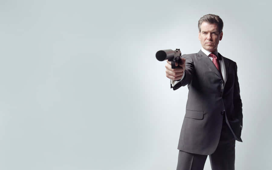 Pierce Brosnan Enjoying A Refreshing, Sunny Day. Wallpaper