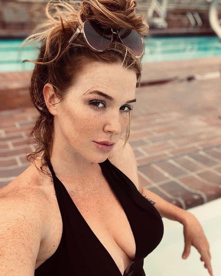 Poolside Selfie Woman Sunglasses Wallpaper