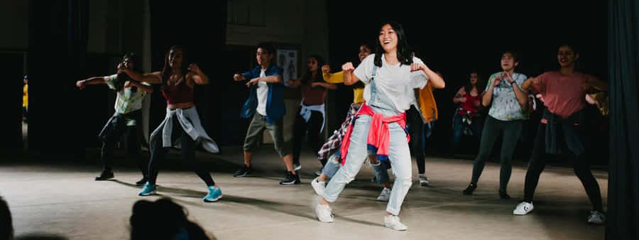 Popping Group Dancing Together [wallpaper] Wallpaper