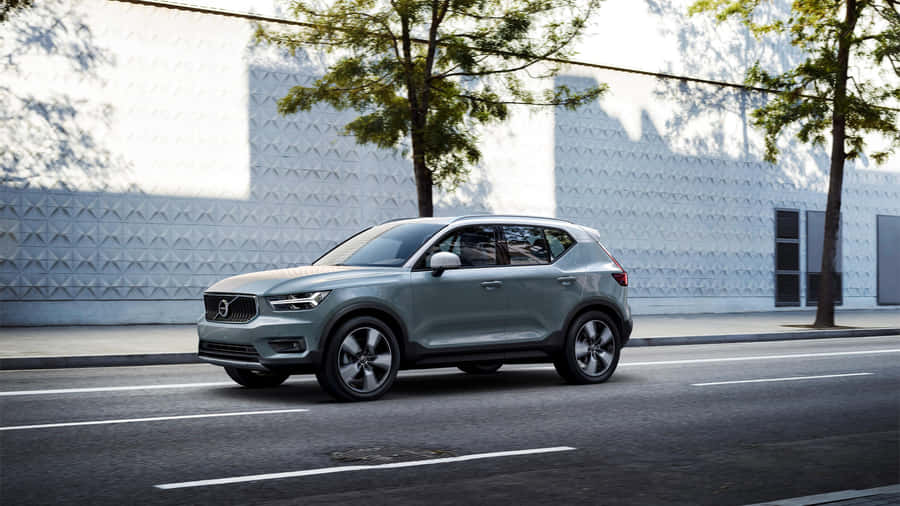 Powerful Elegance: Volvo Xc40 2021 Wallpaper