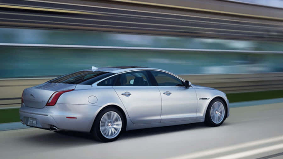 Pulse Racing Luxury - Jaguar Xj Wallpaper