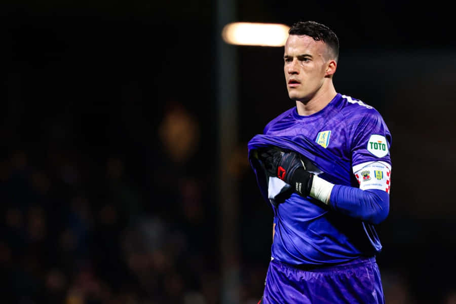 R K C Waalwijk Goalkeeperin Action Wallpaper