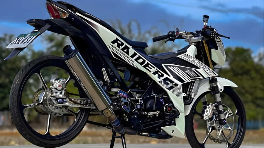 Raider 150 Fi Sporty Design Wallpaper