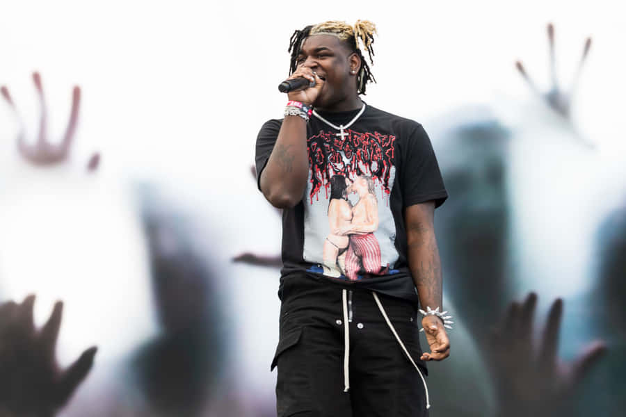 Rapper Performanceat Concert Wallpaper