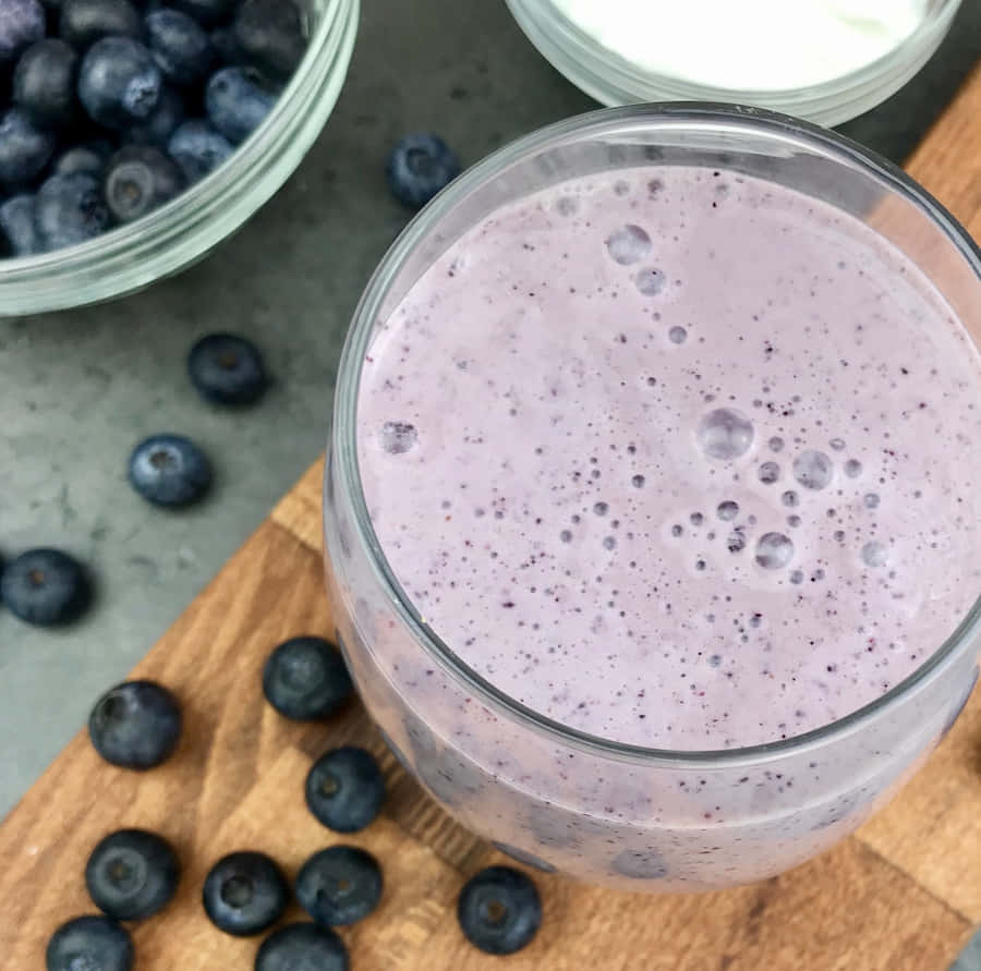 Refreshing Summer Blueberry Smoothie Wallpaper