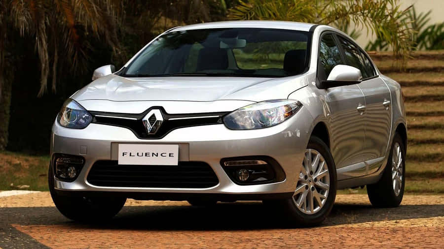Renault Fluence In Motion Wallpaper
