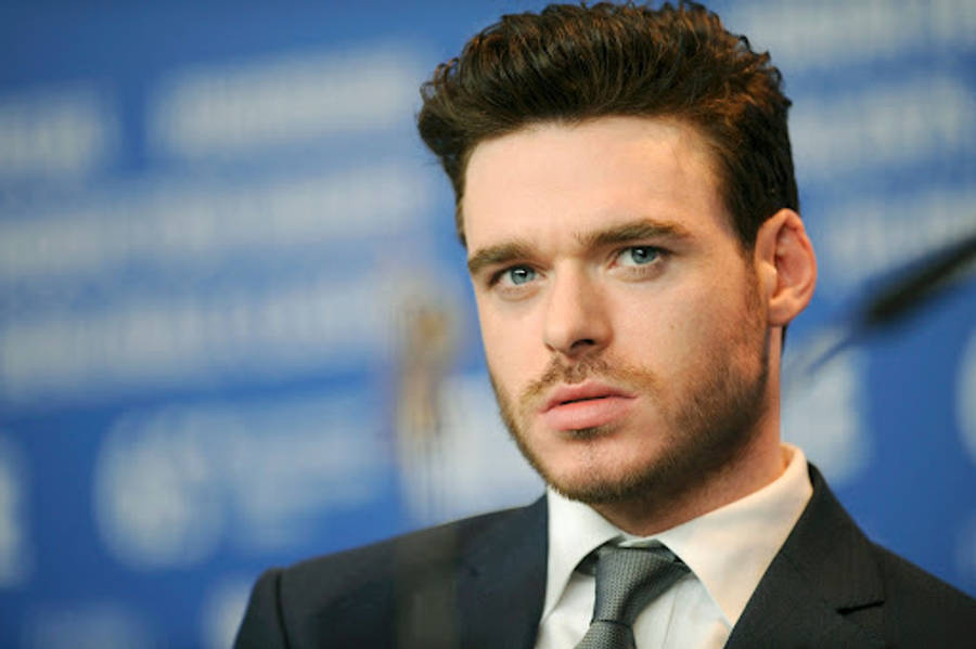 Richard Madden Formal Look Wallpaper