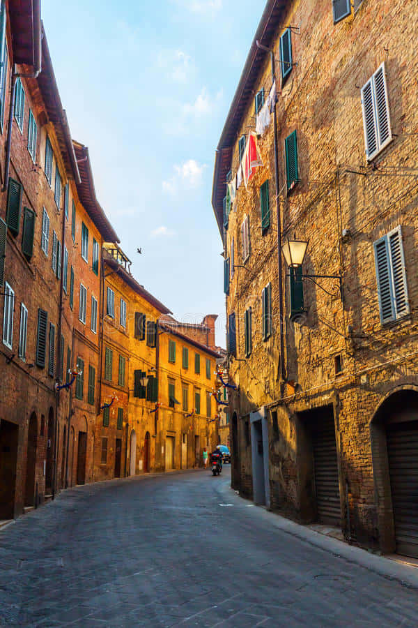 Road In Siena Italy Wallpaper