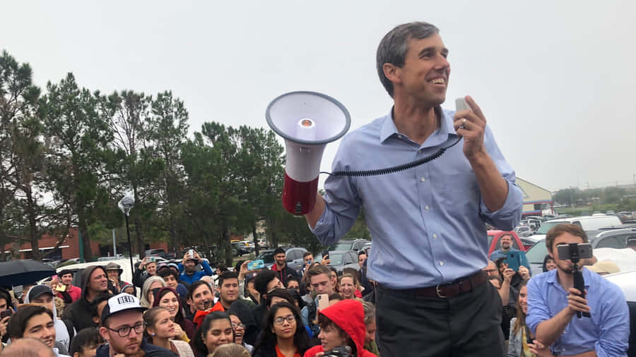 Robert O'rourke Engages In Public Speaking Event Wallpaper