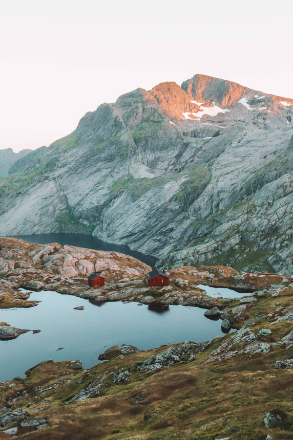 Rocky Mountains Majestic Lake Wallpaper