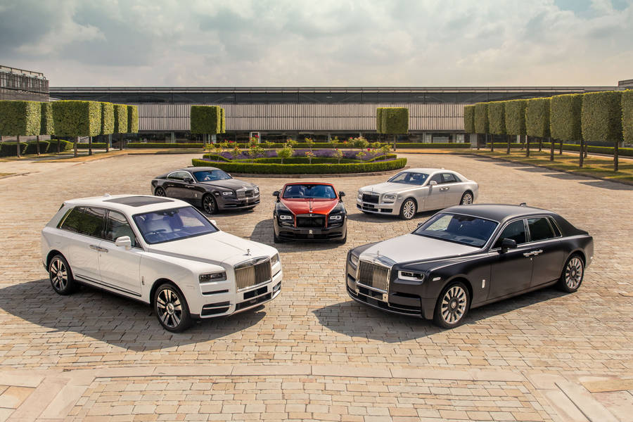 Rolls-royce 4k Cars Near Fountain Wallpaper