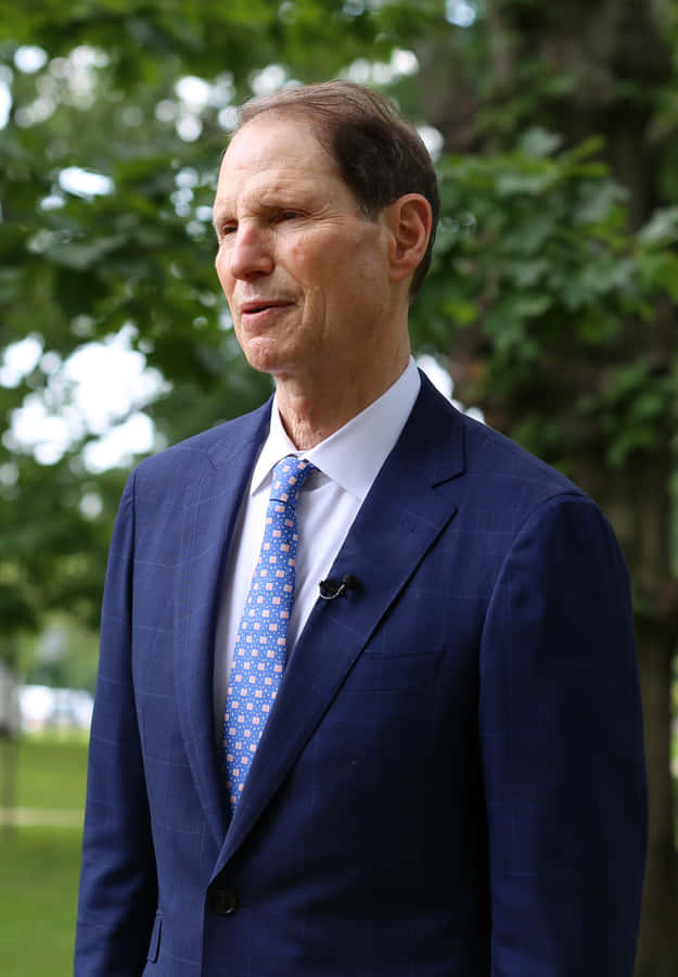 Ron Wyden In A Blue Suit Wallpaper