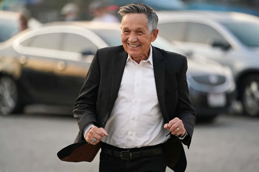 Running Dennis Kucinich Wallpaper