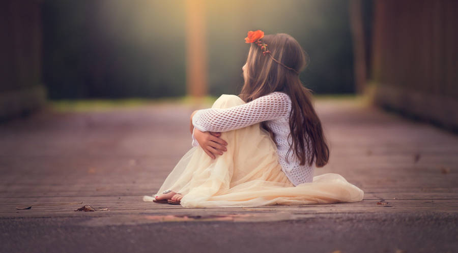 Sad Girl Kid Wallpaper