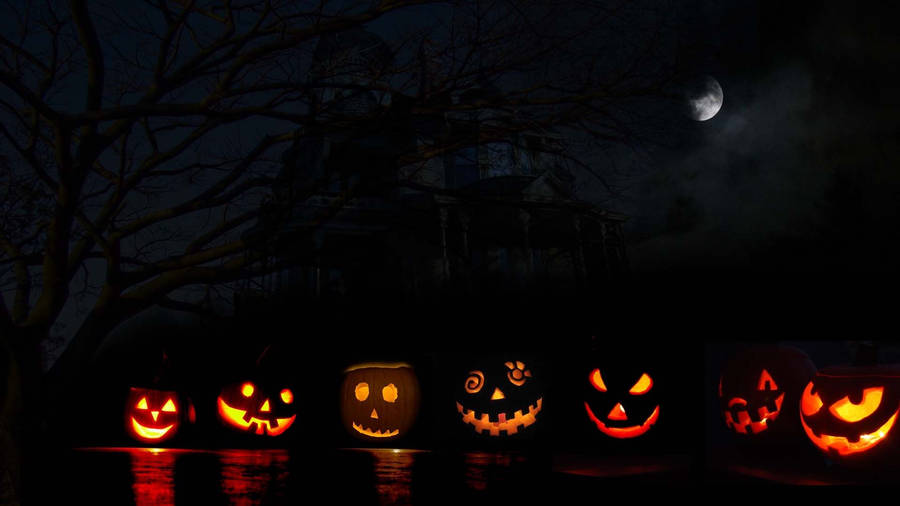Scary Halloween Carved Pumpkin Lanterns Wallpaper