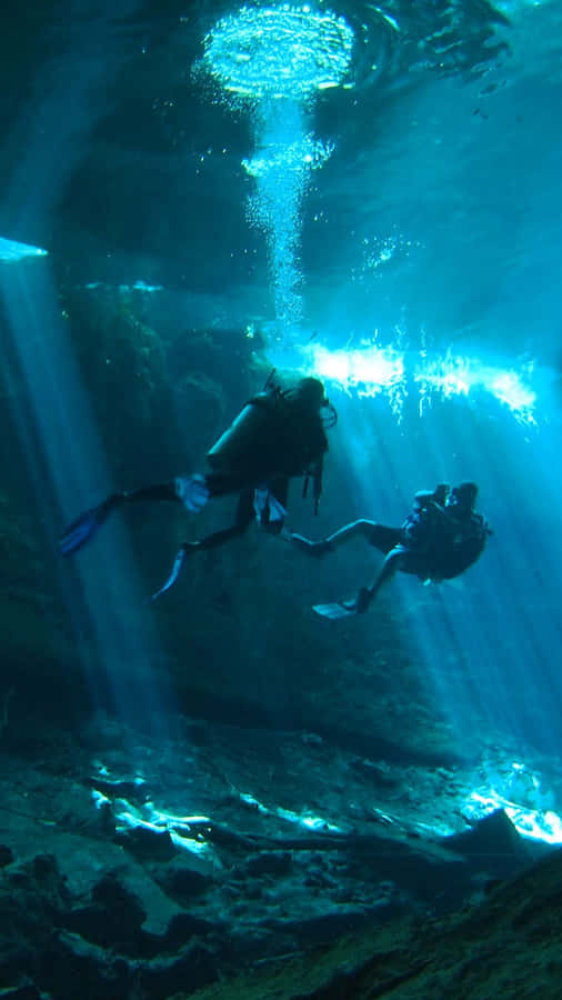 Scuba Divers Underwater Iphone Wallpaper