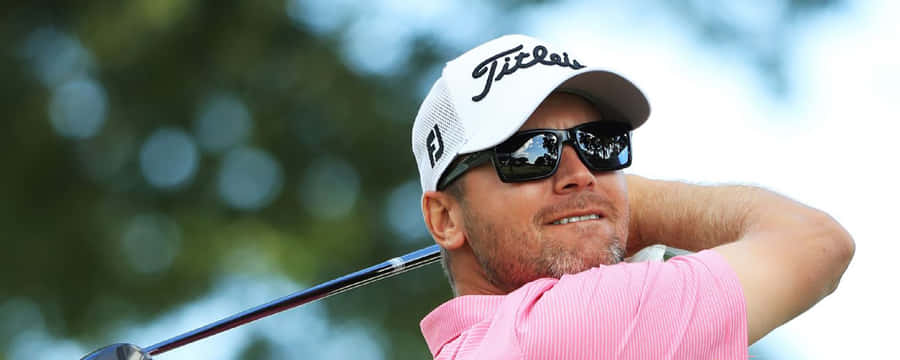 Sean O'hair Wearing Sunglasses Wallpaper