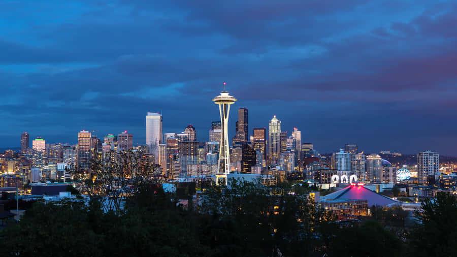 Seattle Skyline At Dusk Wallpaper