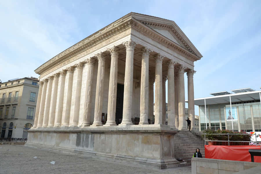 Serene Maison Carrée In France Wallpaper