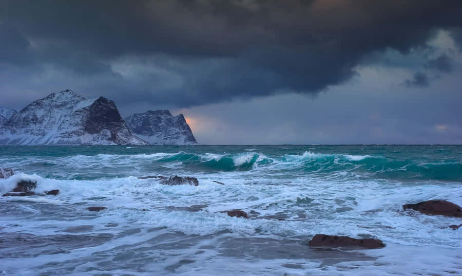 Serene Winter Beach Escape Wallpaper