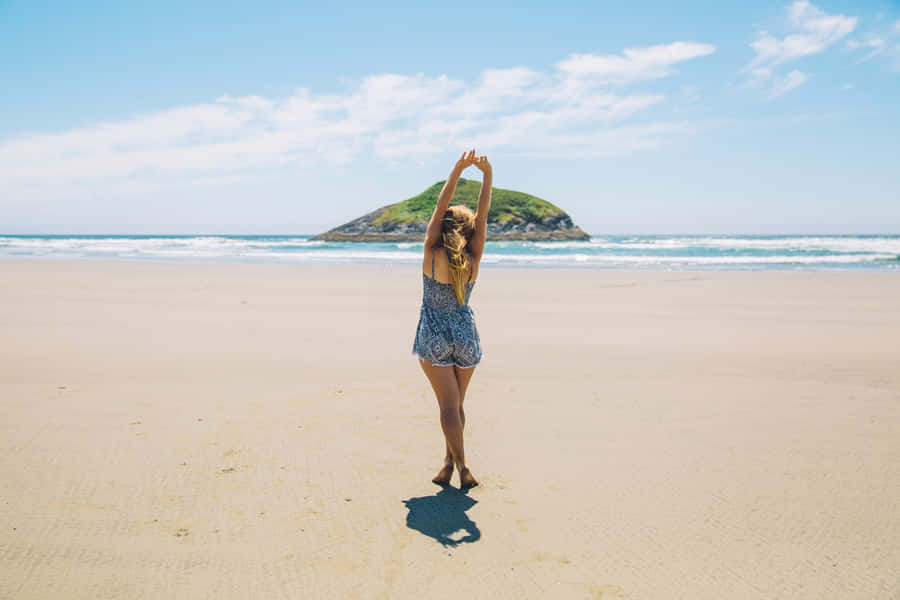 Serenityon Sand Beachscape Wallpaper