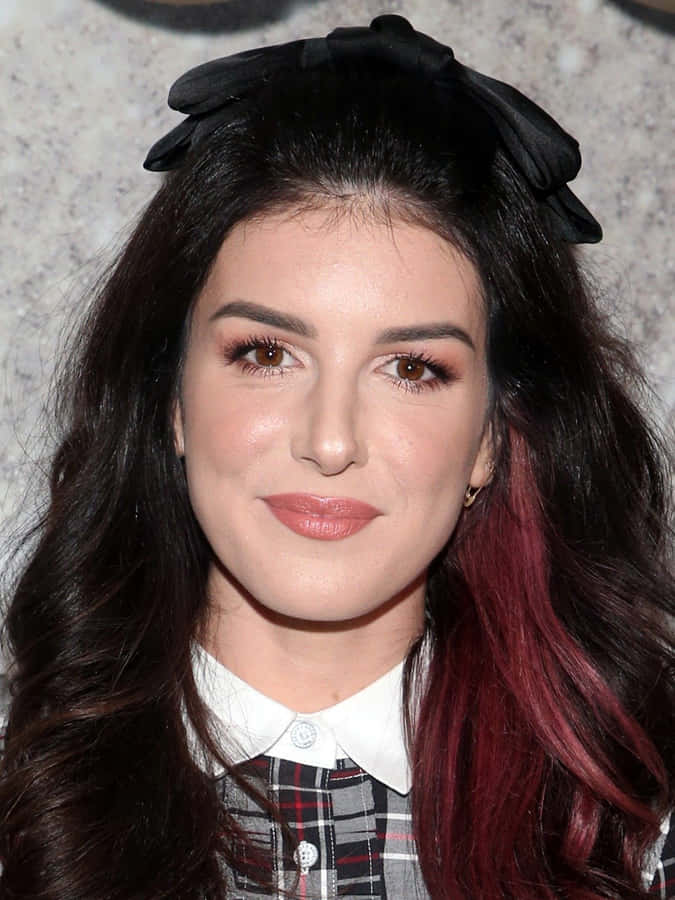 Shenae Grimes Beech Headshotwith Black Hat Wallpaper