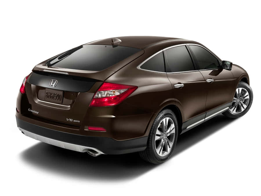Sleek And Stylish Honda Crosstour Wallpaper