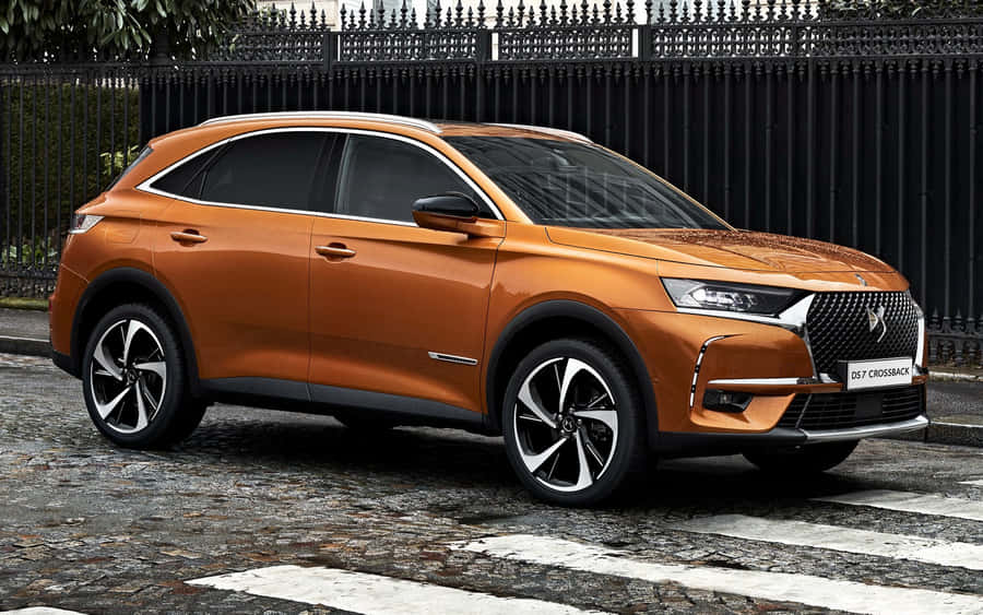 Sleek Ds 7 Crossback E-tense Unveiled In Majestic Evening Light Wallpaper