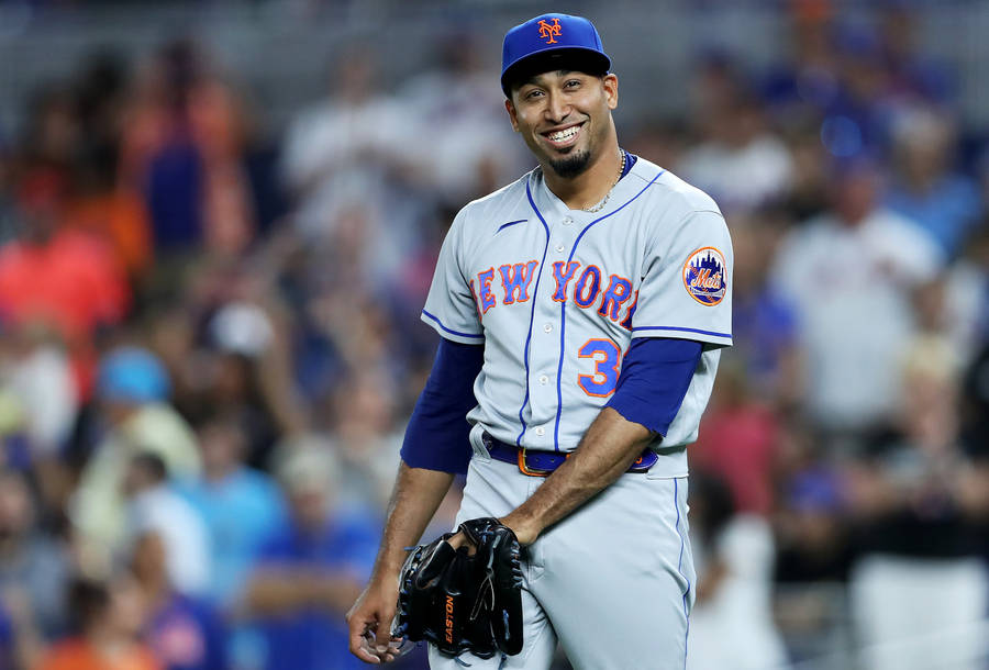 Smiling Edwin Diaz Wallpaper