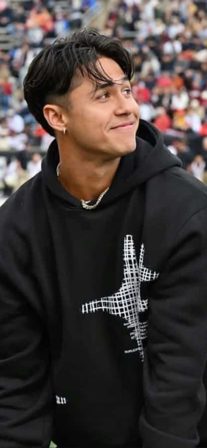 Smiling Manin Black Hoodie Wallpaper