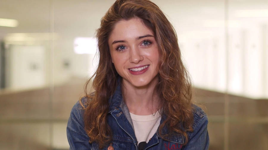 Smiling Natalia Dyer Wallpaper