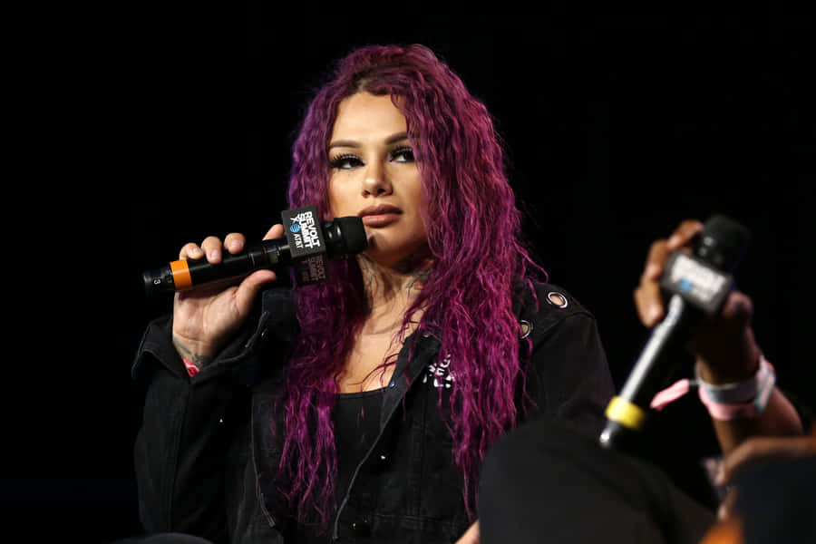 Snow Tha Product Speaking Event Wallpaper