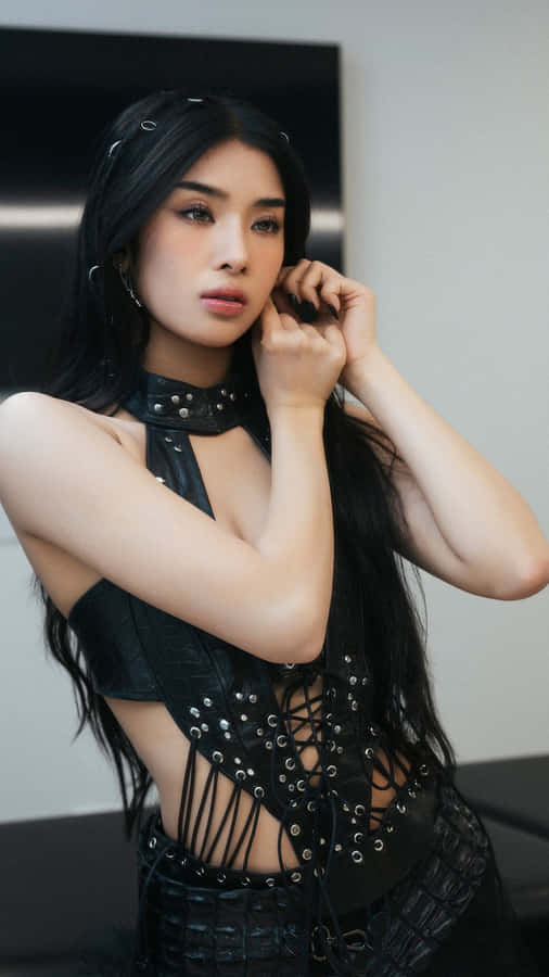 Sophia Katseye Fashion Style Wallpaper