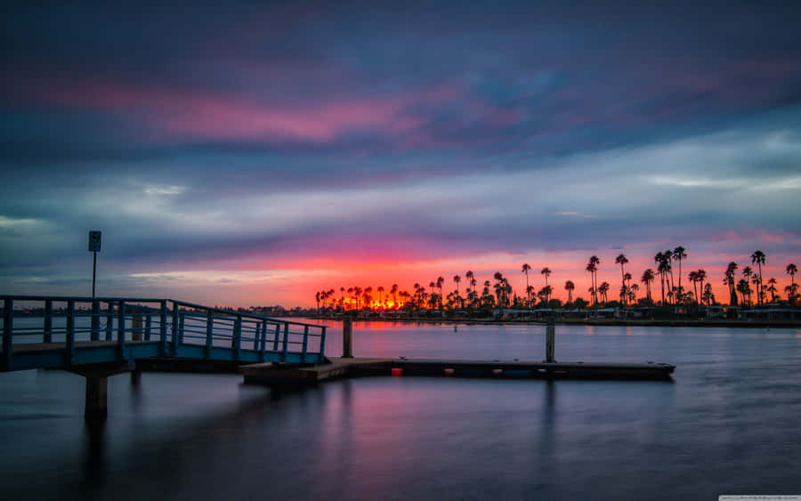 Southern California Skyline Reflected In The Pacific Ocean Wallpaper