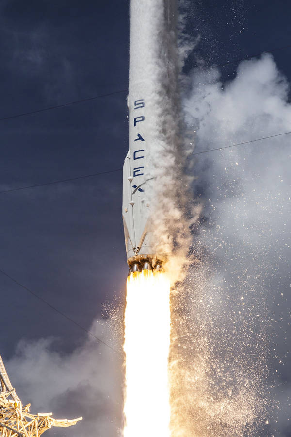 Spacex Falcon 9 Take Off Wallpaper