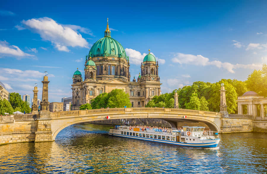 Spree River Cruise Passing Museum Island Wallpaper