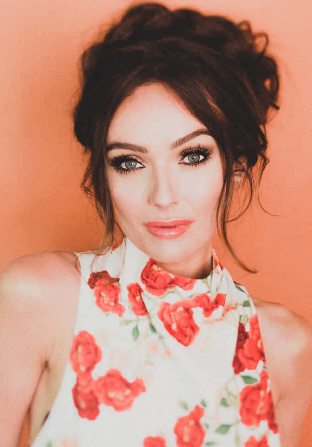 Spring Makeup Look For A Fresh And Radiant Appearance Wallpaper