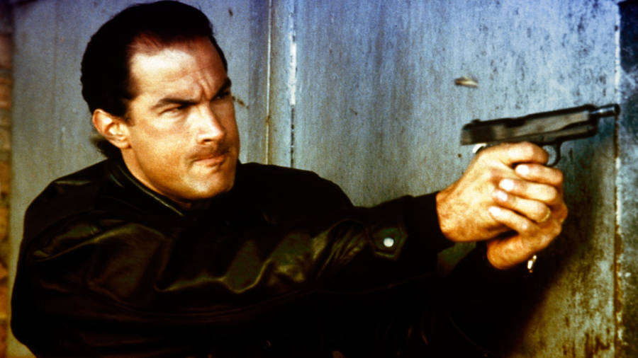 Steven Seagal Under Siege 2 Pistol Wallpaper