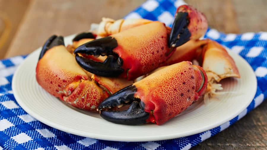 Stone Crab Claws Plated Wallpaper