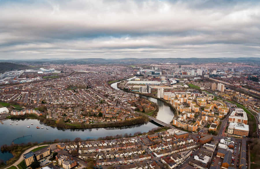 Stunning Aerial View Of The Cardiff Castle And Cityscape. Wallpaper