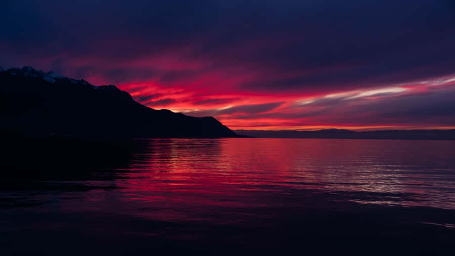 Stunning Coastal Sunset At The Beach Wallpaper