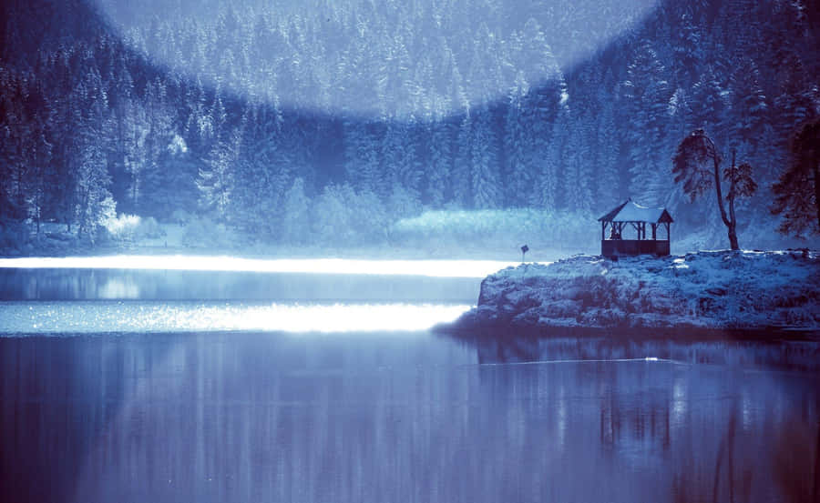 Stunning Frozen Lake Landscape Wallpaper