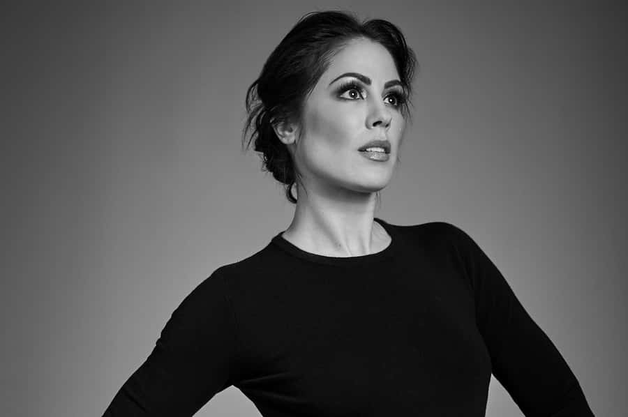 Stunning Michelle Borth In An Elegant Pose Wallpaper